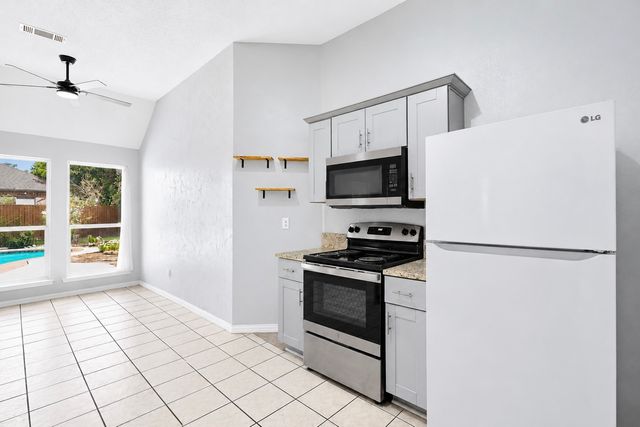 8005 Park Lane, Rowlett, TX 75089