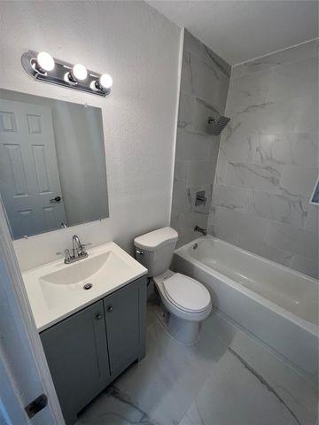 919 NW 102nd Street B, Miami, FL 33150