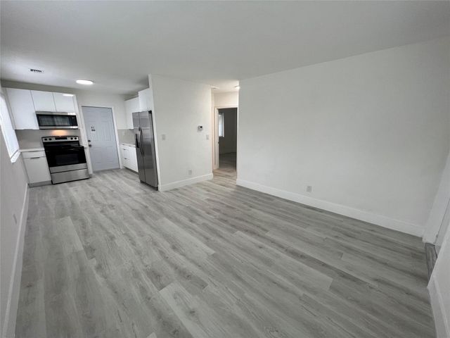 919 NW 102nd Street B, Miami, FL 33150