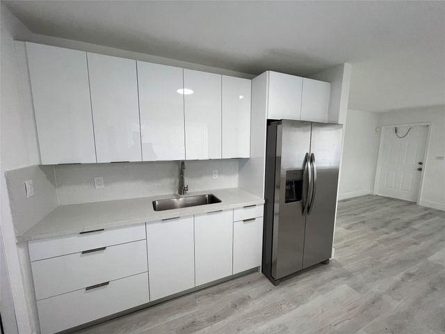 919 NW 102nd Street B, Miami, FL 33150