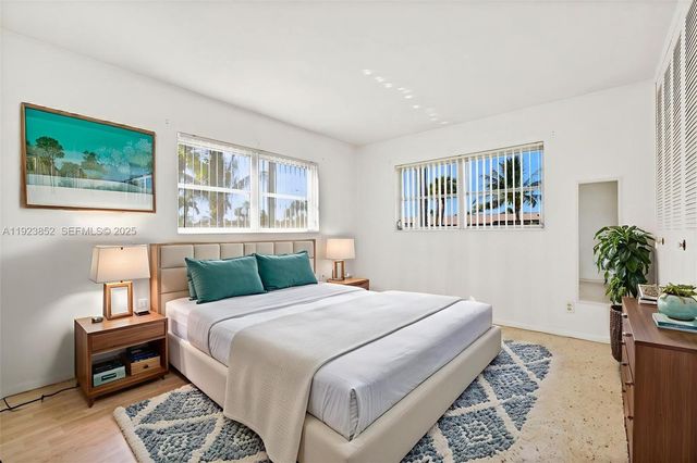 2854 E Crosley Dr E J, West Palm Beach, FL 33415