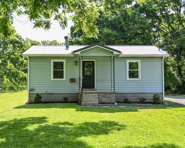 808 S Franklin St, Tullahoma, TN 37388