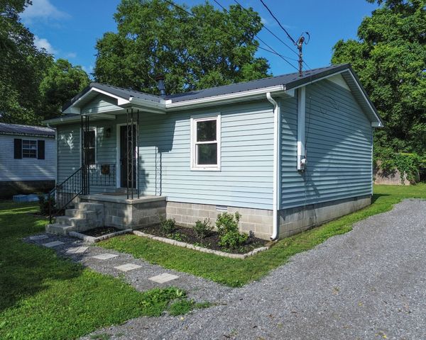 808 S Franklin St, Tullahoma, TN 37388