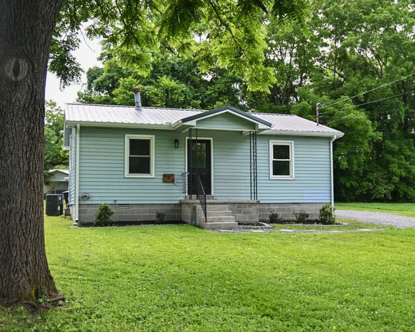 808 S Franklin St, Tullahoma, TN 37388