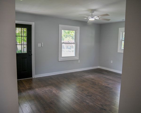 808 S Franklin St, Tullahoma, TN 37388