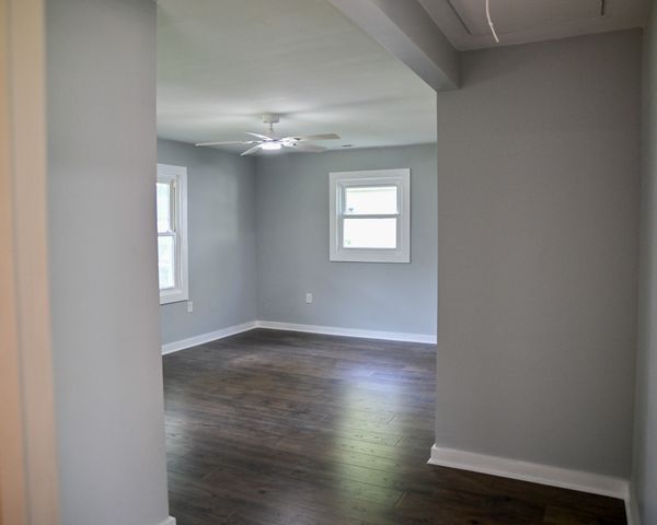 808 S Franklin St, Tullahoma, TN 37388