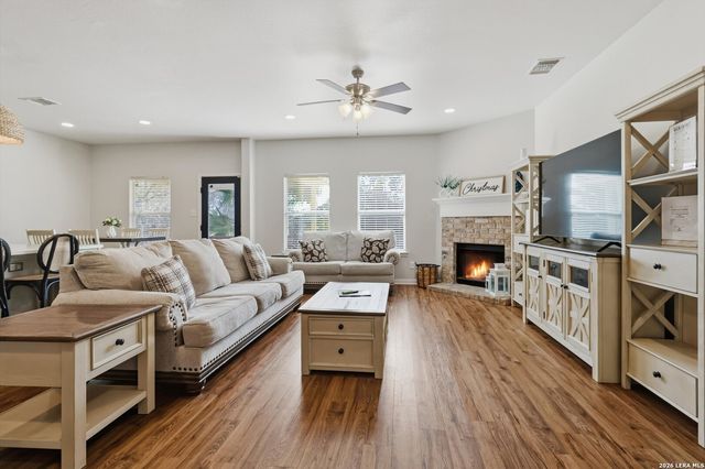 9218 Tay Dr, Helotes, TX 78023