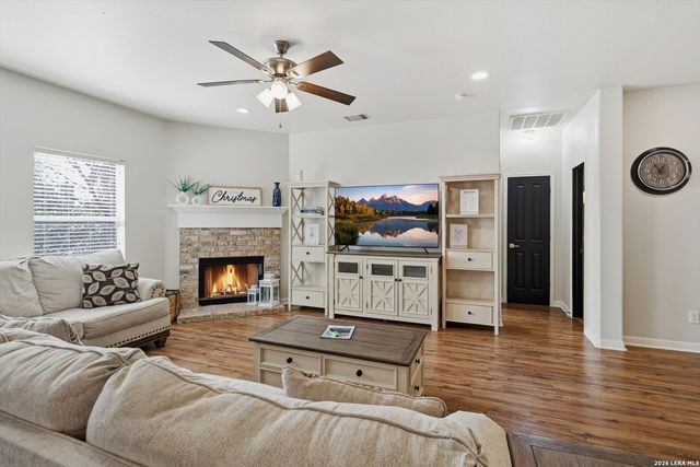 9218 Tay Dr, Helotes, TX 78023