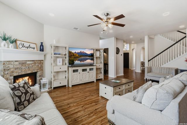 9218 Tay Dr, Helotes, TX 78023