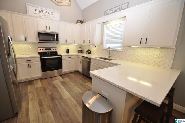 220 CAMDEN COVE PARKWAY, Calera, AL 35040