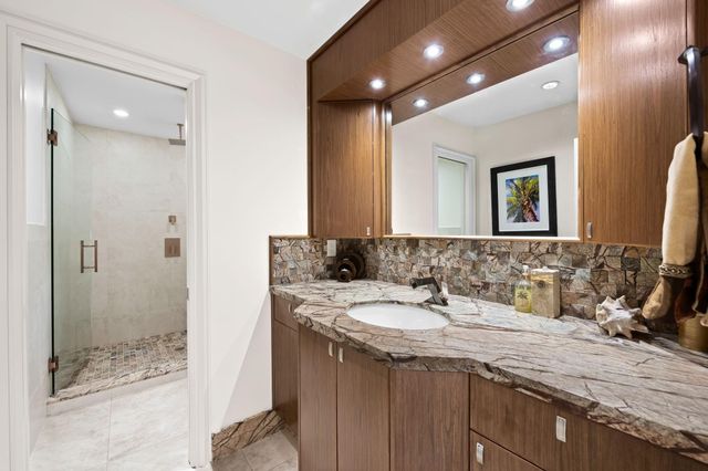 5201 NE 32 Avenue, Fort Lauderdale, FL 33308