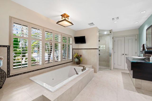 5201 NE 32 Avenue, Fort Lauderdale, FL 33308