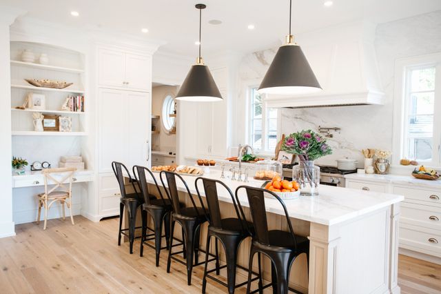 1857 Memorial Dr, Clarksville, TN 37043