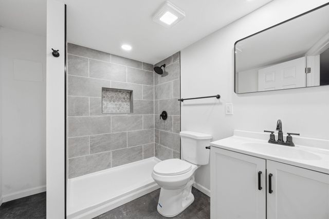 445 Lark Avenue E, Maplewood, MN 55117