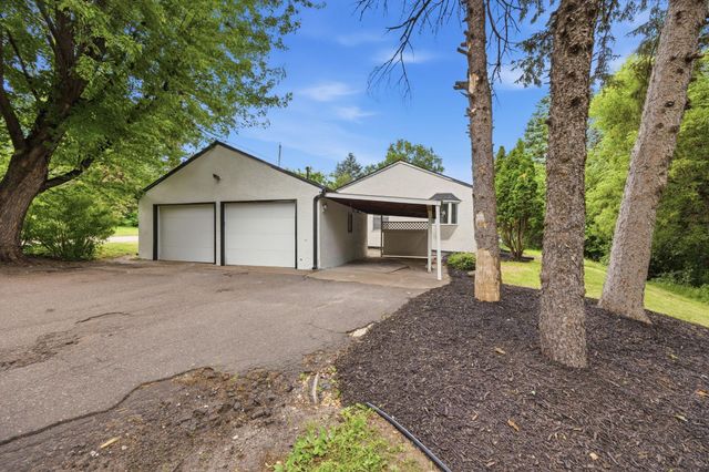 445 Lark Avenue E, Maplewood, MN 55117