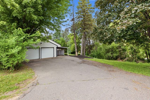 445 Lark Avenue E, Maplewood, MN 55117