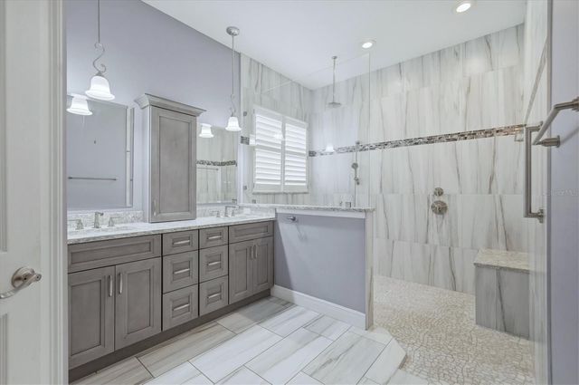 4290 VIA DEL VILLETTI DRIVE, Venice, FL 34293