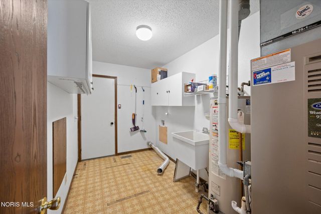 384 Southwood Drive, Perrysburg, OH 43551