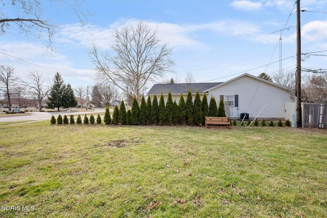 384 Southwood Drive, Perrysburg, OH 43551