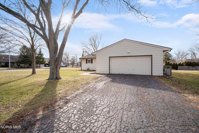 384 Southwood Drive, Perrysburg, OH 43551