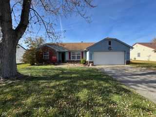174 Country Aire Lane, Greenwood, IN 46143