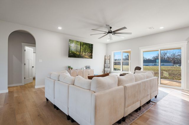 61500 Tarhe Trail, Fairland, OK 74343