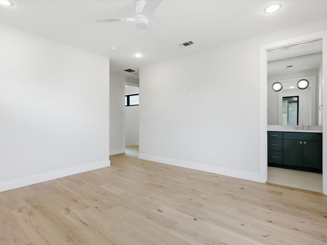 5141 Byers Avenue, Fort Worth, TX 76107