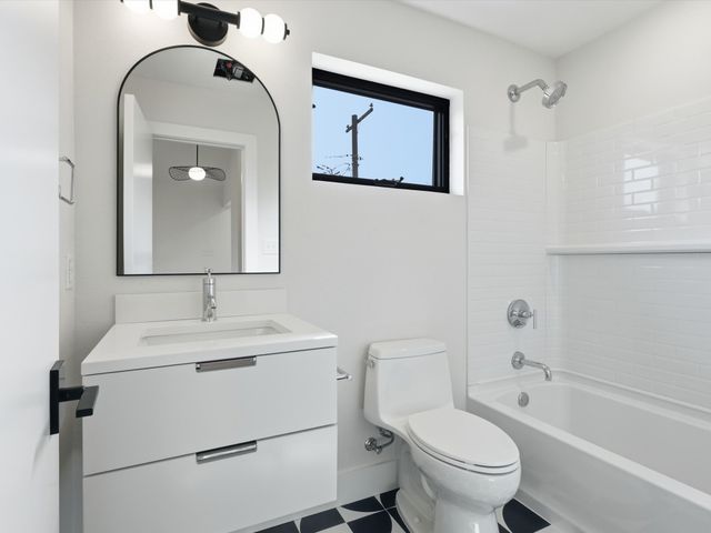 5141 Byers Avenue, Fort Worth, TX 76107