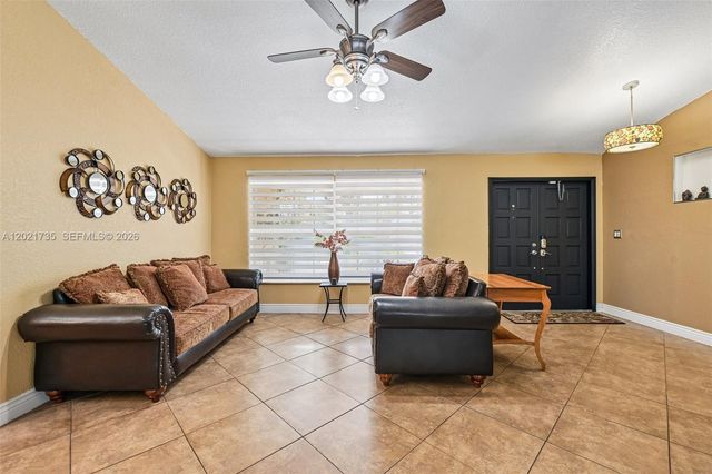 483 NW 107th Ave, Coral Springs, FL 33071
