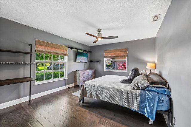 483 NW 107th Ave, Coral Springs, FL 33071