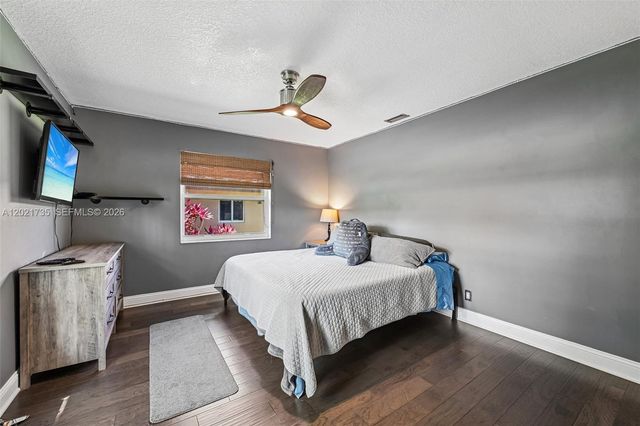483 NW 107th Ave, Coral Springs, FL 33071