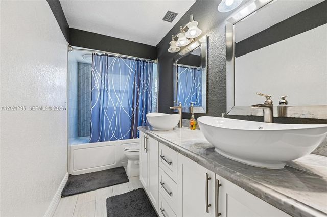 483 NW 107th Ave, Coral Springs, FL 33071