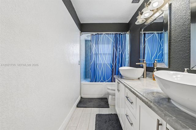 483 NW 107th Ave, Coral Springs, FL 33071
