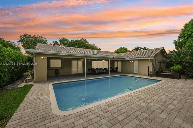 483 NW 107th Ave, Coral Springs, FL 33071