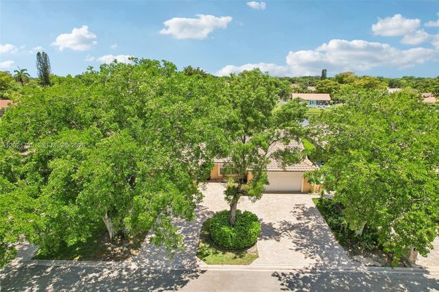 483 NW 107th Ave, Coral Springs, FL 33071