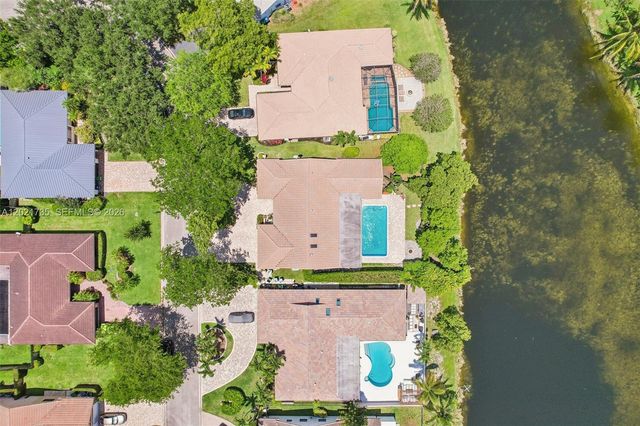 483 NW 107th Ave, Coral Springs, FL 33071