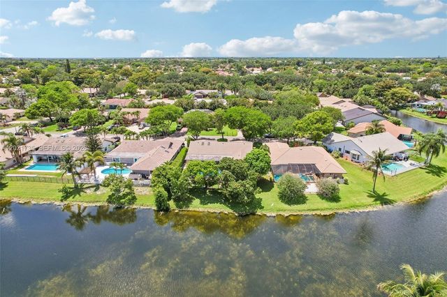 483 NW 107th Ave, Coral Springs, FL 33071