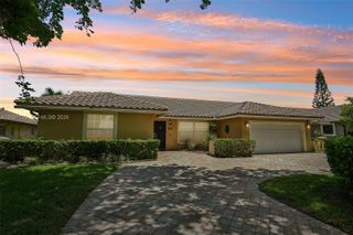 483 NW 107th Ave, Coral Springs, FL 33071