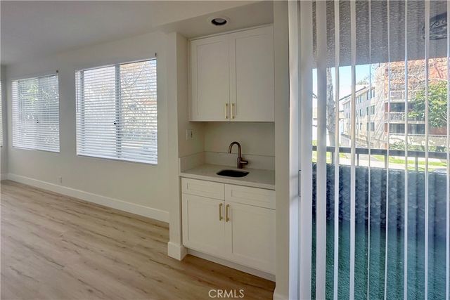 14530 Benefit 102, Sherman Oaks, CA 91403