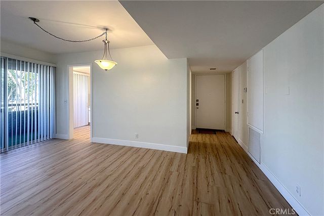 14530 Benefit 102, Sherman Oaks, CA 91403