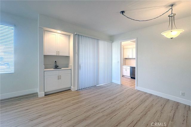 14530 Benefit 102, Sherman Oaks, CA 91403