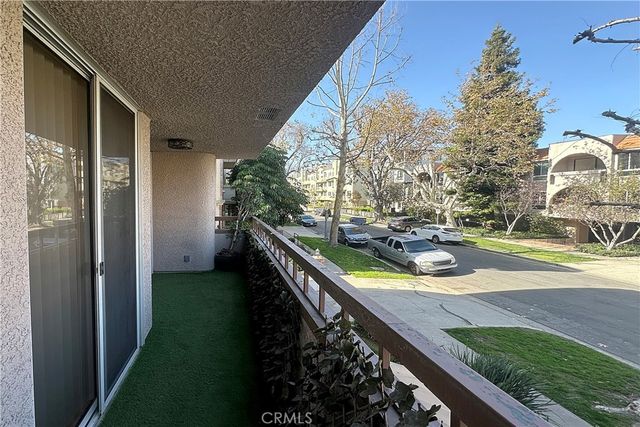 14530 Benefit 102, Sherman Oaks, CA 91403