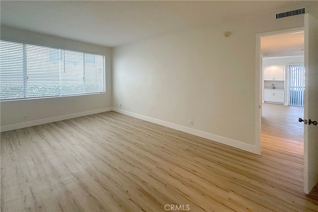 14530 Benefit 102, Sherman Oaks, CA 91403