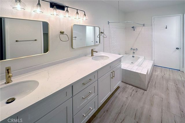 14530 Benefit 102, Sherman Oaks, CA 91403