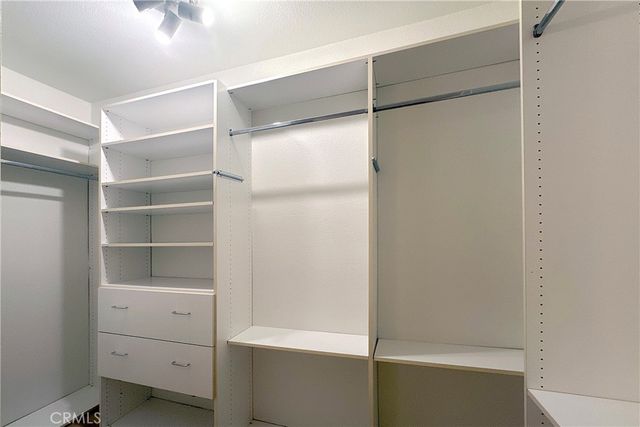 14530 Benefit 102, Sherman Oaks, CA 91403