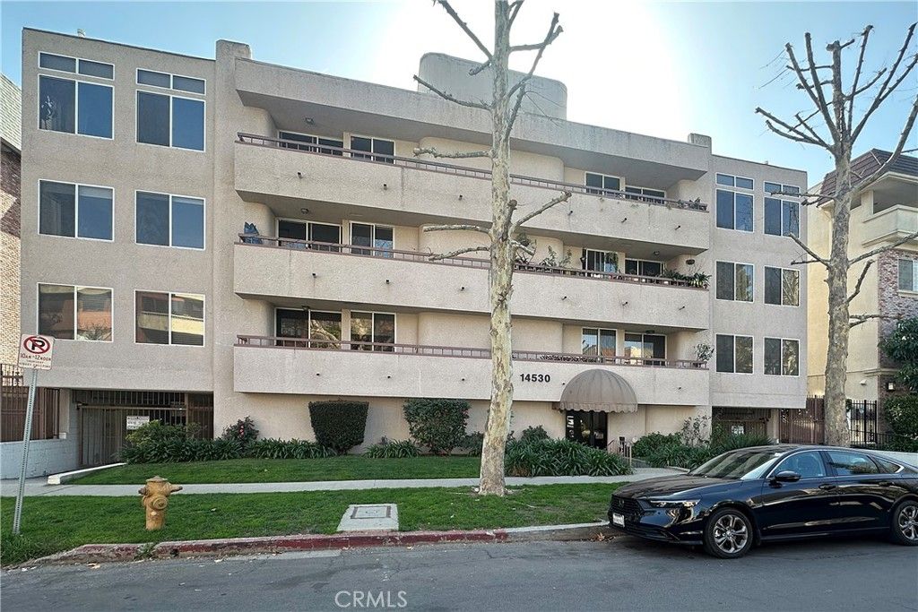 14530 Benefit 102, Sherman Oaks, CA 91403