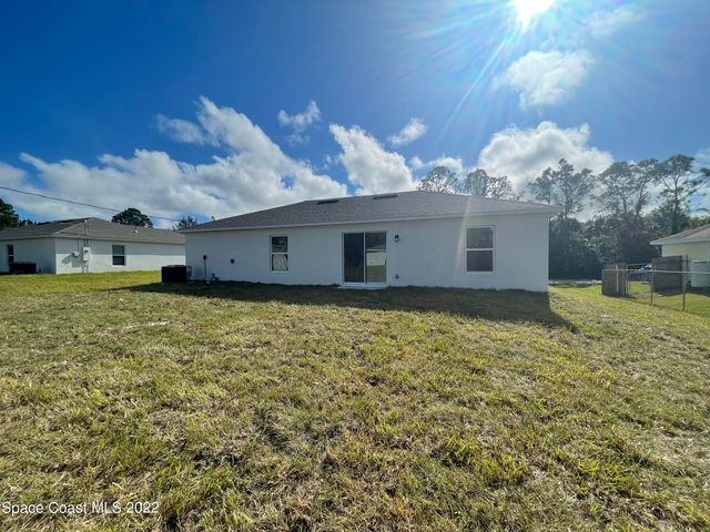 1215 Hastings Road SW, Palm Bay, FL 32908