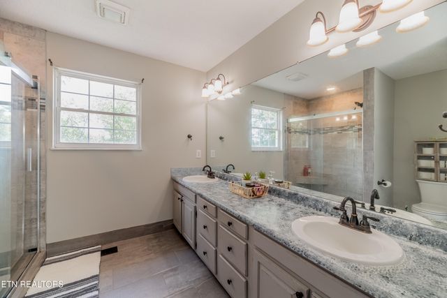 116 Hartford Village Way, Kingston, TN 37763