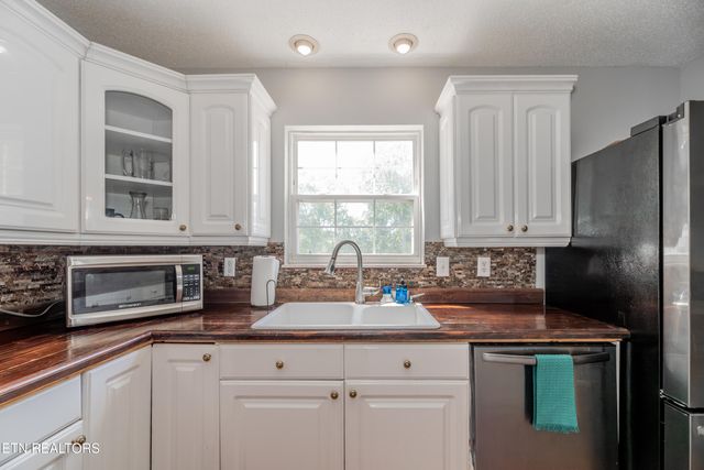 116 Hartford Village Way, Kingston, TN 37763