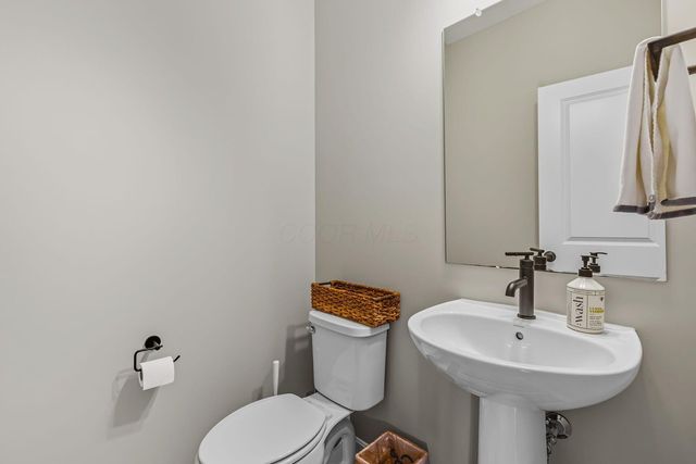 3441 Crimson Stone Drive, Powell, OH 43065